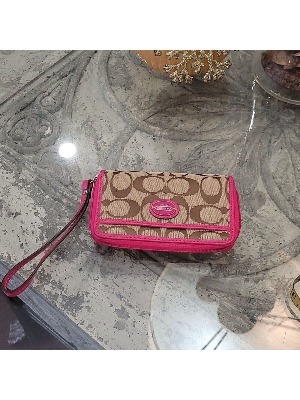 𝅺new Coach Leather and Canvas Wristlet